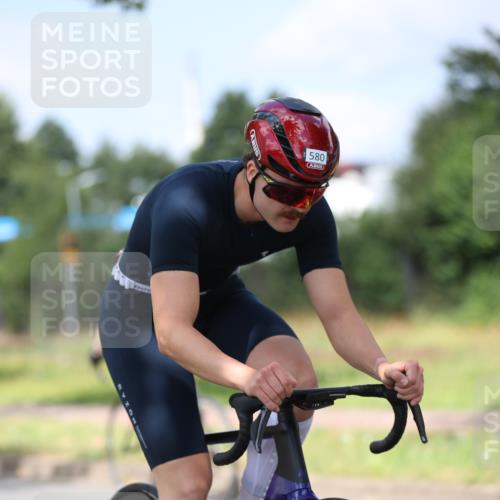10.08.2025 - GEWOBA Citytriathlon Bremen Yannick Fuchs http://msf.ph/oto/8550242 10.08.2025 12:22:37 Radfahren 580, 602, 634, 663, 665, 803, 848, 870, 910, 926, 1023 meine-sportfotos.de