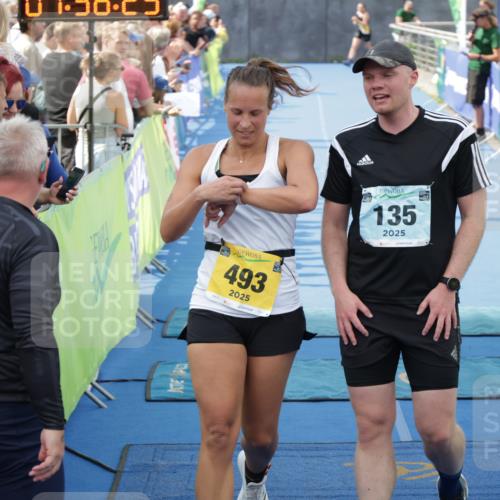 10.08.2025 - GEWOBA Citytriathlon Bremen H.Heesch http://msf.ph/oto/8550265 10.08.2025 11:40:07 Ziel 135, 493 meine-sportfotos.de