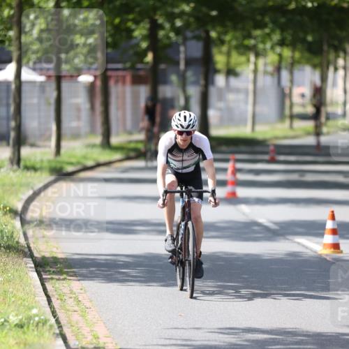 10.08.2025 - GEWOBA Citytriathlon Bremen Yannick Fuchs http://msf.ph/oto/8550286 10.08.2025 14:12:57 Radfahren 8, 95, 117, 148 meine-sportfotos.de