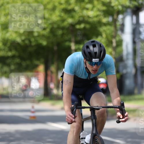 10.08.2025 - GEWOBA Citytriathlon Bremen Yannick Fuchs http://msf.ph/oto/8550289 10.08.2025 12:22:51 Radfahren 580, 634, 658, 690, 714, 729, 926 meine-sportfotos.de