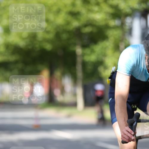 10.08.2025 - GEWOBA Citytriathlon Bremen Yannick Fuchs http://msf.ph/oto/8550291 10.08.2025 12:22:51 Radfahren 580, 634, 658, 690, 714, 729, 926 meine-sportfotos.de