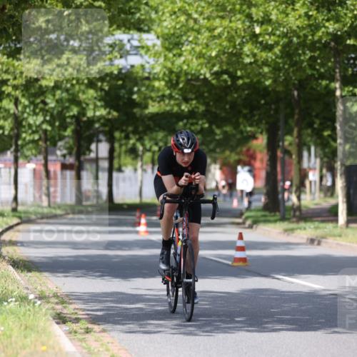 10.08.2025 - GEWOBA Citytriathlon Bremen Yannick Fuchs http://msf.ph/oto/8550310 10.08.2025 12:23:02 Radfahren 589, 603, 658, 690, 714, 729, 921, 934 meine-sportfotos.de