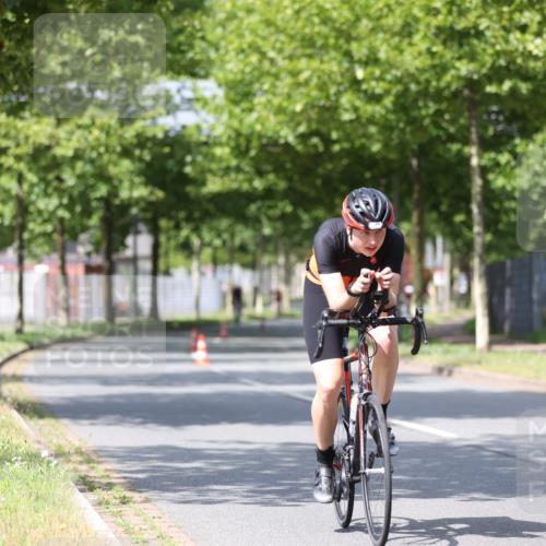10.08.2025 - GEWOBA Citytriathlon Bremen Yannick Fuchs http://msf.ph/oto/8550314 10.08.2025 12:23:02 Radfahren 589, 603, 658, 690, 714, 729, 921, 934 meine-sportfotos.de