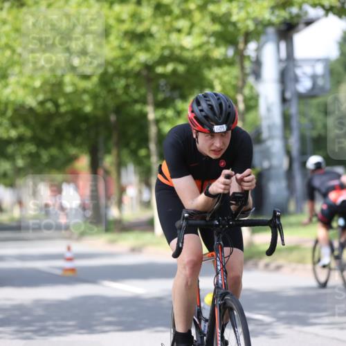 10.08.2025 - GEWOBA Citytriathlon Bremen Yannick Fuchs http://msf.ph/oto/8550316 10.08.2025 12:23:02 Radfahren 589, 603, 658, 690, 714, 729, 921, 934 meine-sportfotos.de