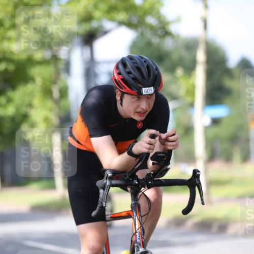 10.08.2025 - GEWOBA Citytriathlon Bremen Yannick Fuchs http://msf.ph/oto/8550317 10.08.2025 12:23:02 Radfahren 589, 603, 658, 690, 714, 729, 921, 934 meine-sportfotos.de