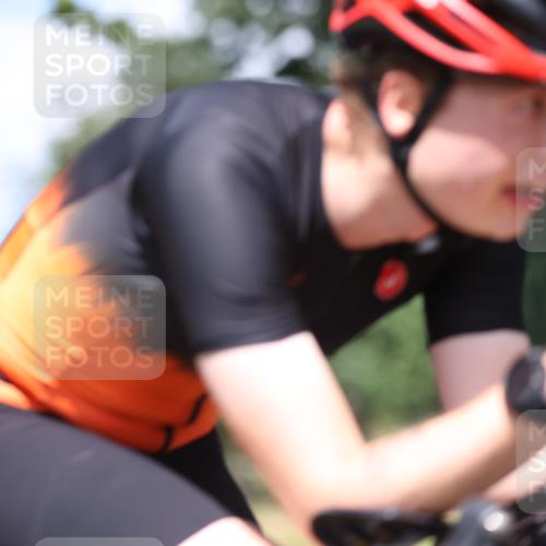 10.08.2025 - GEWOBA Citytriathlon Bremen Yannick Fuchs http://msf.ph/oto/8550321 10.08.2025 12:23:03 Radfahren 589, 603, 658, 690, 714, 729, 921, 934 meine-sportfotos.de