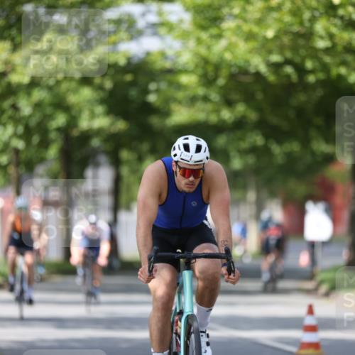10.08.2025 - GEWOBA Citytriathlon Bremen Yannick Fuchs http://msf.ph/oto/8550328 10.08.2025 12:23:10 Radfahren 589, 603, 606, 638, 740, 921, 934 meine-sportfotos.de
