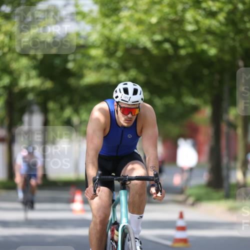 10.08.2025 - GEWOBA Citytriathlon Bremen Yannick Fuchs http://msf.ph/oto/8550331 10.08.2025 12:23:10 Radfahren 589, 603, 606, 638, 740, 921, 934 meine-sportfotos.de