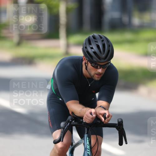 10.08.2025 - GEWOBA Citytriathlon Bremen Yannick Fuchs http://msf.ph/oto/8550353 10.08.2025 14:13:13 Radfahren 8, 104, 107 meine-sportfotos.de