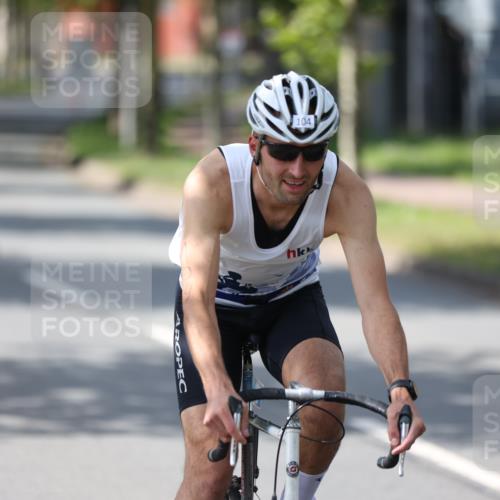 10.08.2025 - GEWOBA Citytriathlon Bremen Yannick Fuchs http://msf.ph/oto/8550368 10.08.2025 14:13:22 Radfahren 14, 26, 104, 107, 175 meine-sportfotos.de