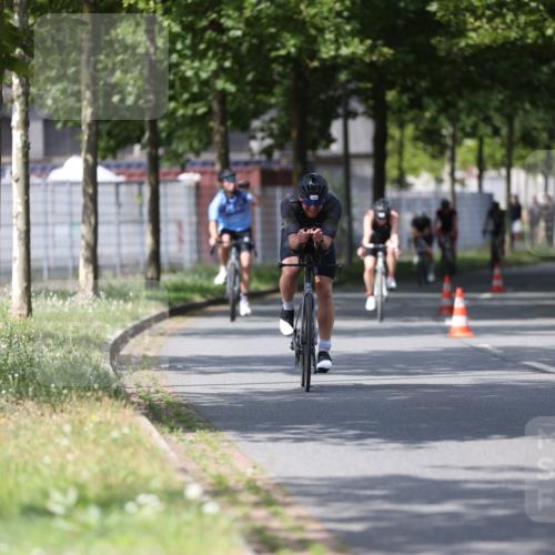 10.08.2025 - GEWOBA Citytriathlon Bremen Yannick Fuchs http://msf.ph/oto/8550377 10.08.2025 12:23:18 Radfahren 589, 603, 606, 638, 696, 740, 754, 802, 921, 934, 953 meine-sportfotos.de