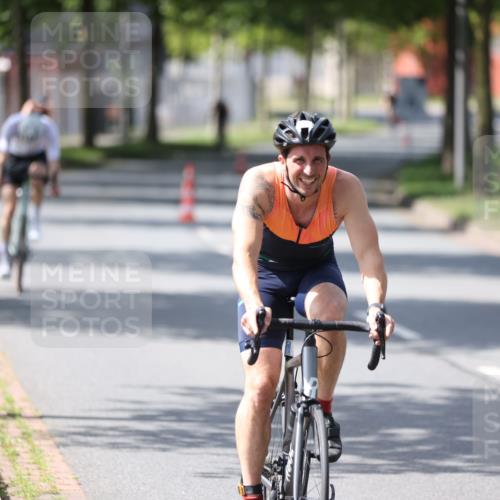 10.08.2025 - GEWOBA Citytriathlon Bremen Yannick Fuchs http://msf.ph/oto/8550389 10.08.2025 14:13:26 Radfahren 14, 26, 44, 104, 175 meine-sportfotos.de