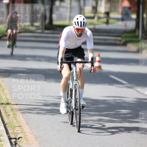 10.08.2025 - GEWOBA Citytriathlon Bremen Yannick Fuchs http://msf.ph/oto/8550402 10.08.2025 14:13:28 Radfahren 14, 26, 44, 104, 112, 175 meine-sportfotos.de