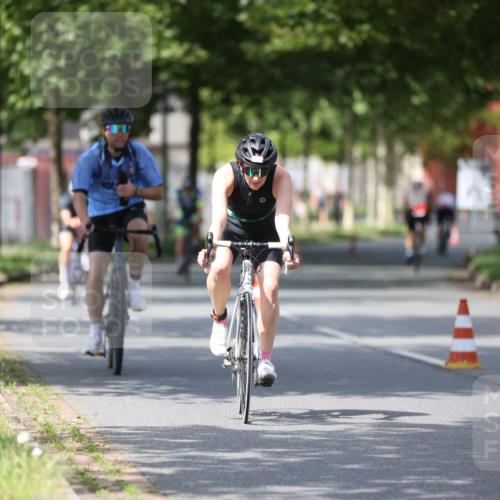 10.08.2025 - GEWOBA Citytriathlon Bremen Yannick Fuchs http://msf.ph/oto/8550406 10.08.2025 12:23:22 Radfahren 589, 606, 638, 696, 740, 754, 802, 921, 934, 945, 953 meine-sportfotos.de