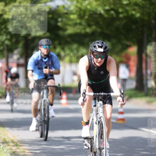 10.08.2025 - GEWOBA Citytriathlon Bremen Yannick Fuchs http://msf.ph/oto/8550415 10.08.2025 12:23:23 Radfahren 589, 606, 638, 696, 740, 754, 802, 921, 934, 945, 953 meine-sportfotos.de