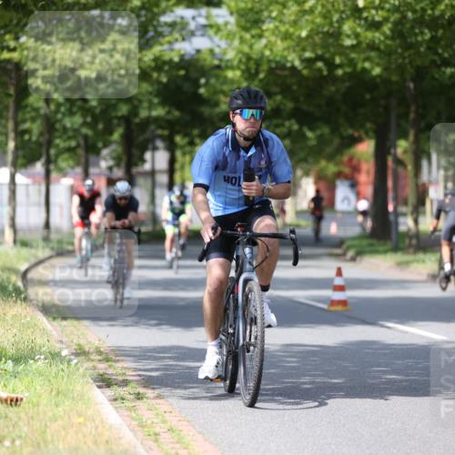 10.08.2025 - GEWOBA Citytriathlon Bremen Yannick Fuchs http://msf.ph/oto/8550417 10.08.2025 12:23:23 Radfahren 589, 606, 638, 696, 740, 754, 802, 921, 934, 945, 953 meine-sportfotos.de