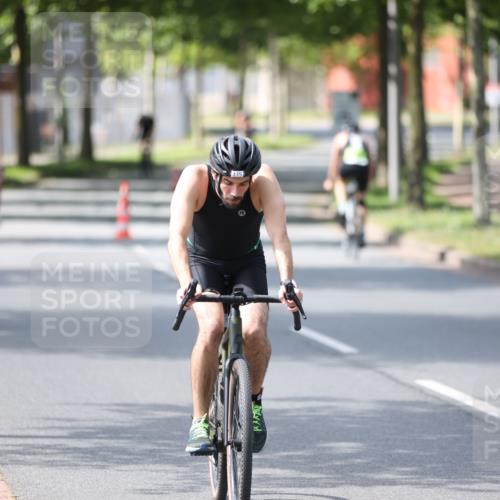10.08.2025 - GEWOBA Citytriathlon Bremen Yannick Fuchs http://msf.ph/oto/8550424 10.08.2025 14:13:31 Radfahren 14, 26, 44, 104, 112, 175 meine-sportfotos.de