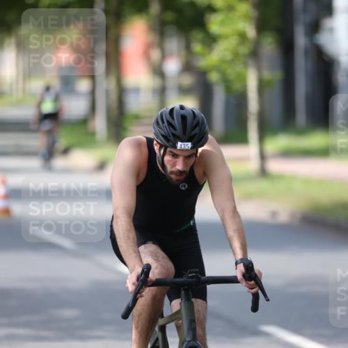 10.08.2025 - GEWOBA Citytriathlon Bremen Yannick Fuchs http://msf.ph/oto/8550432 10.08.2025 14:13:31 Radfahren 14, 26, 44, 104, 112, 175 meine-sportfotos.de