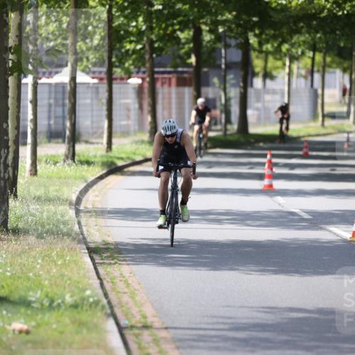 10.08.2025 - GEWOBA Citytriathlon Bremen Yannick Fuchs http://msf.ph/oto/8550439 10.08.2025 14:13:33 Radfahren 14, 26, 44, 104, 112, 175 meine-sportfotos.de
