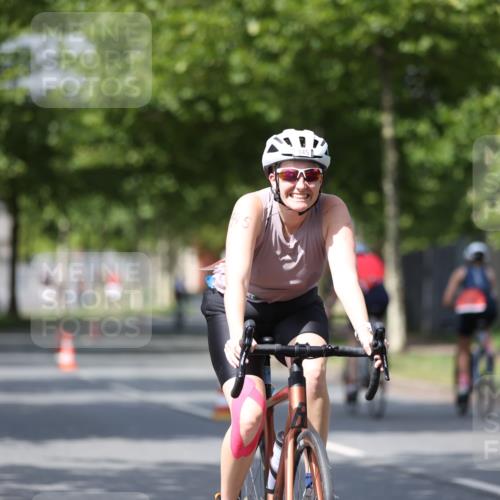 10.08.2025 - GEWOBA Citytriathlon Bremen Yannick Fuchs http://msf.ph/oto/8550457 10.08.2025 12:23:35 Radfahren 696, 746, 754, 797, 802, 831, 945, 953, 983 meine-sportfotos.de