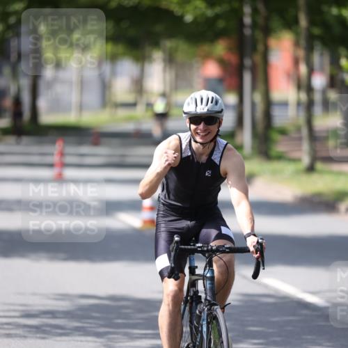 10.08.2025 - GEWOBA Citytriathlon Bremen Yannick Fuchs http://msf.ph/oto/8550460 10.08.2025 14:13:35 Radfahren 14, 26, 44, 112, 175 meine-sportfotos.de