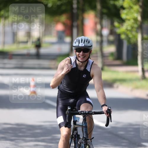 10.08.2025 - GEWOBA Citytriathlon Bremen Yannick Fuchs http://msf.ph/oto/8550463 10.08.2025 14:13:35 Radfahren 14, 26, 44, 112, 175 meine-sportfotos.de