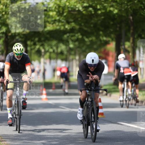 10.08.2025 - GEWOBA Citytriathlon Bremen Yannick Fuchs http://msf.ph/oto/8550465 10.08.2025 12:23:38 Radfahren 696, 746, 754, 797, 802, 831, 945, 983 meine-sportfotos.de
