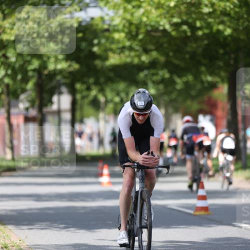 10.08.2025 - GEWOBA Citytriathlon Bremen Yannick Fuchs http://msf.ph/oto/8550473 10.08.2025 12:23:39 Radfahren 696, 746, 754, 797, 802, 831, 945, 983 meine-sportfotos.de