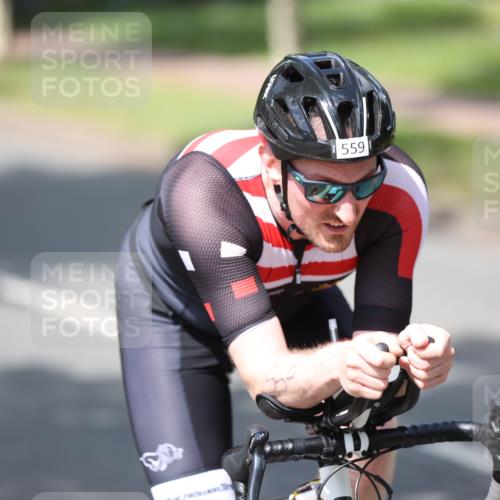 10.08.2025 - GEWOBA Citytriathlon Bremen Yannick Fuchs http://msf.ph/oto/8550476 10.08.2025 12:23:56 Radfahren 559, 614, 706, 721, 746, 815, 879 meine-sportfotos.de