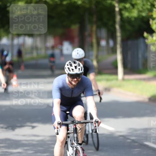 10.08.2025 - GEWOBA Citytriathlon Bremen Yannick Fuchs http://msf.ph/oto/8550484 10.08.2025 12:24:25 Radfahren 557, 613, 623, 650, 660, 705, 723, 724, 779, 809, 883, 925, 944, 964, 1036 meine-sportfotos.de