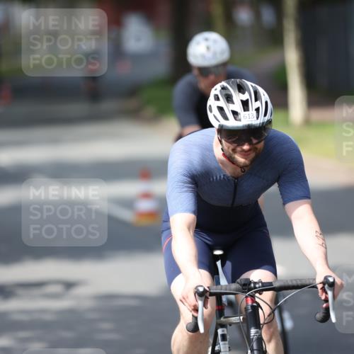 10.08.2025 - GEWOBA Citytriathlon Bremen Yannick Fuchs http://msf.ph/oto/8550486 10.08.2025 12:24:25 Radfahren 557, 613, 623, 650, 660, 705, 723, 724, 779, 809, 883, 925, 944, 964, 1036 meine-sportfotos.de