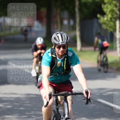 10.08.2025 - GEWOBA Citytriathlon Bremen Yannick Fuchs http://msf.ph/oto/8550491 10.08.2025 12:24:26 Radfahren 557, 613, 623, 650, 660, 705, 723, 724, 779, 809, 883, 925, 944, 964, 1036 meine-sportfotos.de