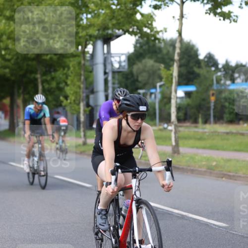 10.08.2025 - GEWOBA Citytriathlon Bremen Yannick Fuchs http://msf.ph/oto/8550512 10.08.2025 12:24:31 Radfahren 557, 597, 613, 623, 660, 672, 705, 723, 724, 779, 809, 883, 925, 944, 964, 1006, 1036 meine-sportfotos.de
