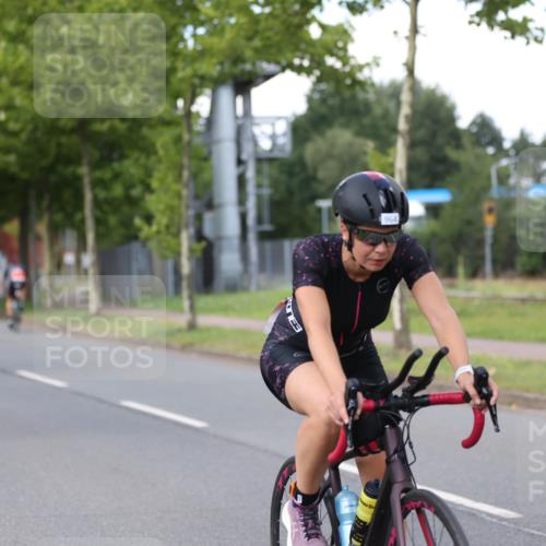 10.08.2025 - GEWOBA Citytriathlon Bremen Yannick Fuchs http://msf.ph/oto/8550520 10.08.2025 12:24:33 Radfahren 557, 597, 613, 623, 660, 672, 705, 724, 779, 809, 883, 925, 964, 1006, 1036 meine-sportfotos.de
