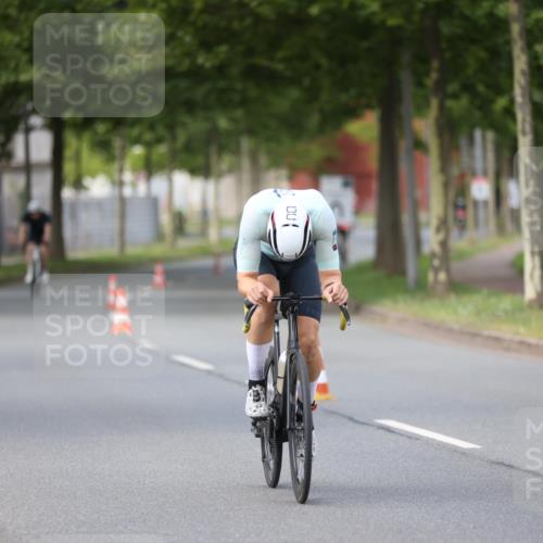 10.08.2025 - GEWOBA Citytriathlon Bremen Yannick Fuchs http://msf.ph/oto/8550526 10.08.2025 12:24:34 Radfahren 557, 597, 613, 623, 660, 672, 698, 705, 724, 779, 809, 883, 925, 964, 1006, 1036 meine-sportfotos.de