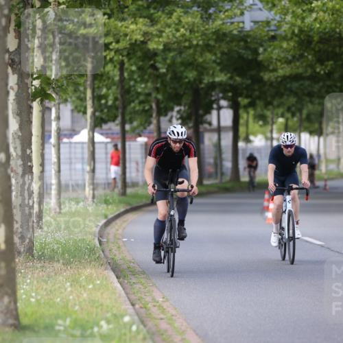10.08.2025 - GEWOBA Citytriathlon Bremen Yannick Fuchs http://msf.ph/oto/8550534 10.08.2025 12:24:38 Radfahren 597, 613, 623, 660, 672, 698, 705, 737, 779, 809, 883, 925, 964, 1006, 1036 meine-sportfotos.de