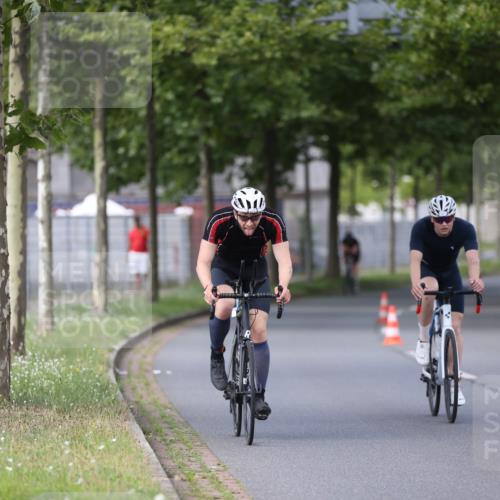 10.08.2025 - GEWOBA Citytriathlon Bremen Yannick Fuchs http://msf.ph/oto/8550536 10.08.2025 12:24:38 Radfahren 597, 613, 623, 660, 672, 698, 705, 737, 779, 809, 883, 925, 964, 1006, 1036 meine-sportfotos.de