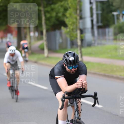 10.08.2025 - GEWOBA Citytriathlon Bremen Yannick Fuchs http://msf.ph/oto/8550547 10.08.2025 12:24:45 Radfahren 597, 660, 672, 698, 705, 737, 880, 890, 896, 954, 955, 1006 meine-sportfotos.de