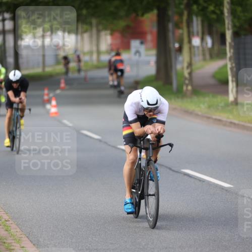 10.08.2025 - GEWOBA Citytriathlon Bremen Yannick Fuchs http://msf.ph/oto/8550553 10.08.2025 12:24:47 Radfahren 597, 660, 672, 698, 737, 880, 890, 896, 954, 955, 1006 meine-sportfotos.de