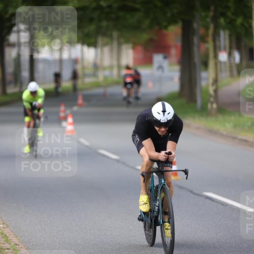 10.08.2025 - GEWOBA Citytriathlon Bremen Yannick Fuchs http://msf.ph/oto/8550561 10.08.2025 12:24:48 Radfahren 597, 660, 672, 698, 737, 880, 890, 896, 954, 955, 1006 meine-sportfotos.de