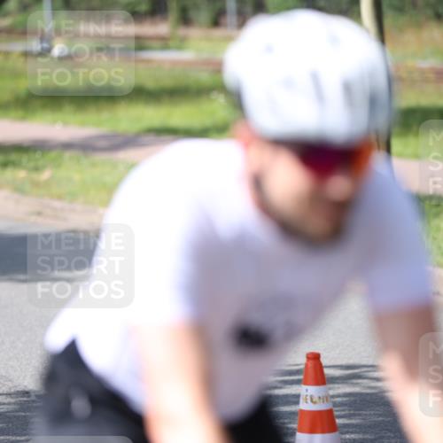 10.08.2025 - GEWOBA Citytriathlon Bremen Yannick Fuchs http://msf.ph/oto/8550575 10.08.2025 14:14:41 Radfahren 68, 77, 93, 96, 105, 113, 143 meine-sportfotos.de