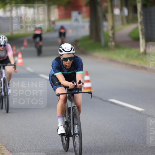 10.08.2025 - GEWOBA Citytriathlon Bremen Yannick Fuchs http://msf.ph/oto/8550580 10.08.2025 12:24:56 Radfahren 597, 698, 737, 814, 880, 890, 896, 954, 955, 958 meine-sportfotos.de