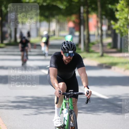 10.08.2025 - GEWOBA Citytriathlon Bremen Yannick Fuchs http://msf.ph/oto/8550602 10.08.2025 14:14:47 Radfahren 37, 68, 77, 82, 93, 96, 105, 113, 143 meine-sportfotos.de
