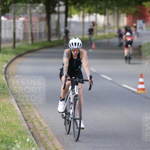 10.08.2025 - GEWOBA Citytriathlon Bremen Yannick Fuchs http://msf.ph/oto/8550606 10.08.2025 12:25:08 Radfahren 595, 814, 908, 954, 955, 958, 965 meine-sportfotos.de
