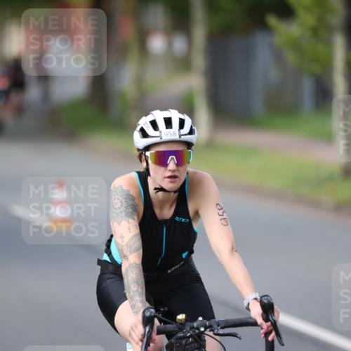 10.08.2025 - GEWOBA Citytriathlon Bremen Yannick Fuchs http://msf.ph/oto/8550614 10.08.2025 12:25:09 Radfahren 595, 619, 814, 908, 954, 955, 958, 965 meine-sportfotos.de