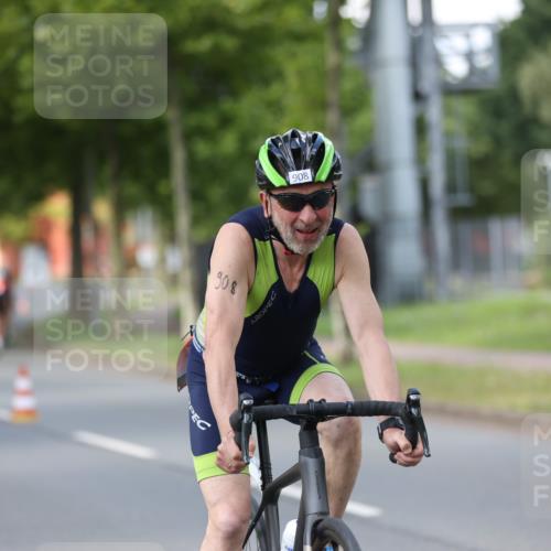 10.08.2025 - GEWOBA Citytriathlon Bremen Yannick Fuchs http://msf.ph/oto/8550638 10.08.2025 12:25:21 Radfahren 595, 619, 908, 958, 965, 1024 meine-sportfotos.de