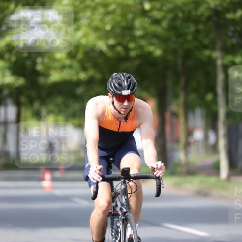 10.08.2025 - GEWOBA Citytriathlon Bremen Yannick Fuchs http://msf.ph/oto/8550651 10.08.2025 12:25:33 Radfahren 619, 646, 684, 850, 968, 1024 meine-sportfotos.de