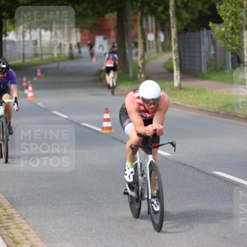 10.08.2025 - GEWOBA Citytriathlon Bremen Yannick Fuchs http://msf.ph/oto/8550669 10.08.2025 12:25:53 Radfahren 677, 684, 693, 730, 755, 830, 849, 850, 865, 871, 968, 1014 meine-sportfotos.de
