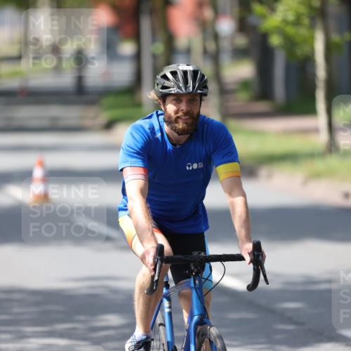 10.08.2025 - GEWOBA Citytriathlon Bremen Yannick Fuchs http://msf.ph/oto/8550682 10.08.2025 14:15:04 Radfahren 15, 37, 76, 82, 108, 133, 146, 151, 226 meine-sportfotos.de
