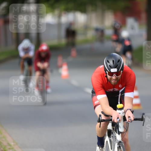 10.08.2025 - GEWOBA Citytriathlon Bremen Yannick Fuchs http://msf.ph/oto/8550684 10.08.2025 12:25:56 Radfahren 611, 677, 684, 693, 730, 755, 830, 842, 849, 850, 865, 871, 1014 meine-sportfotos.de